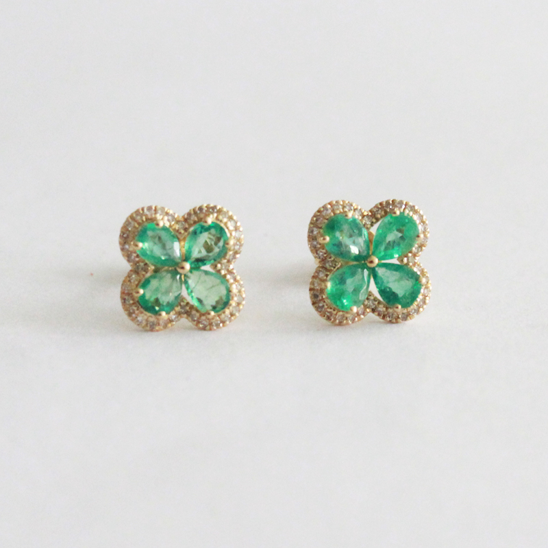 ARETES FLOR CLAVEL