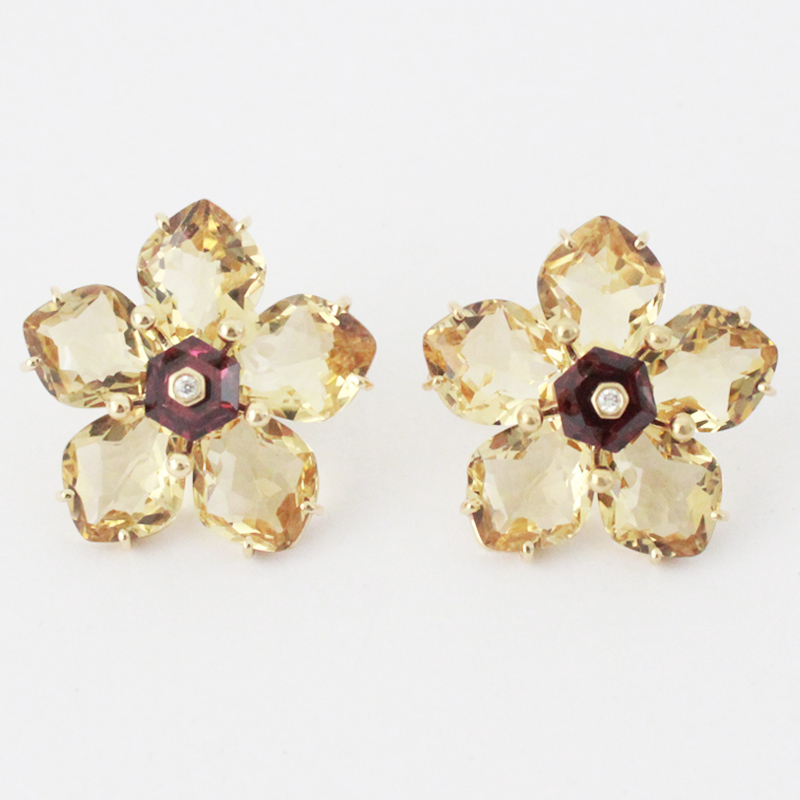 ARETES GARDENIA